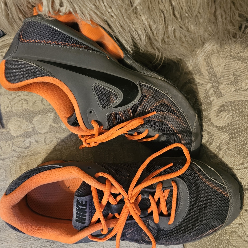 🧡Stride Rite Vibrant Orange and Gray Athletic Shoes